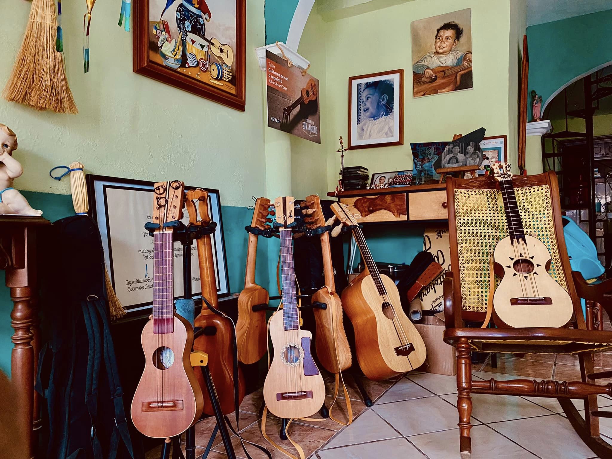 Músico y laudero preserva las tradiciones de Tlacotalpan, Veracruz