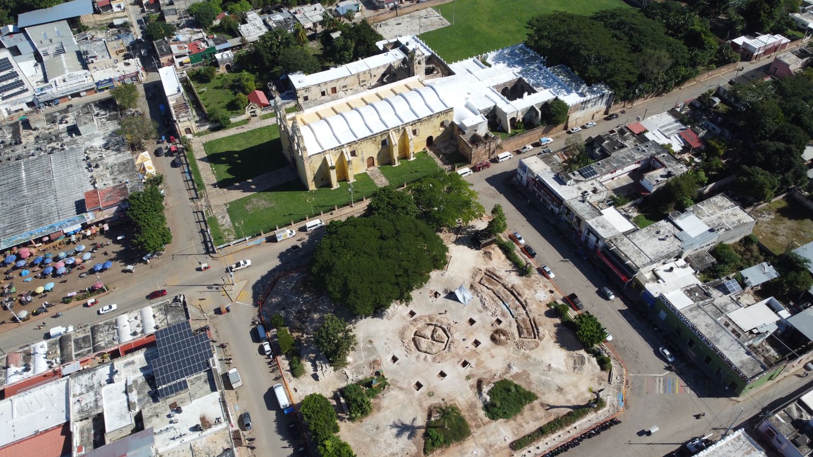 Yucatán recupera vestigios arqueológicos mayas descubiertos en la plaza central de Oxkutzcab