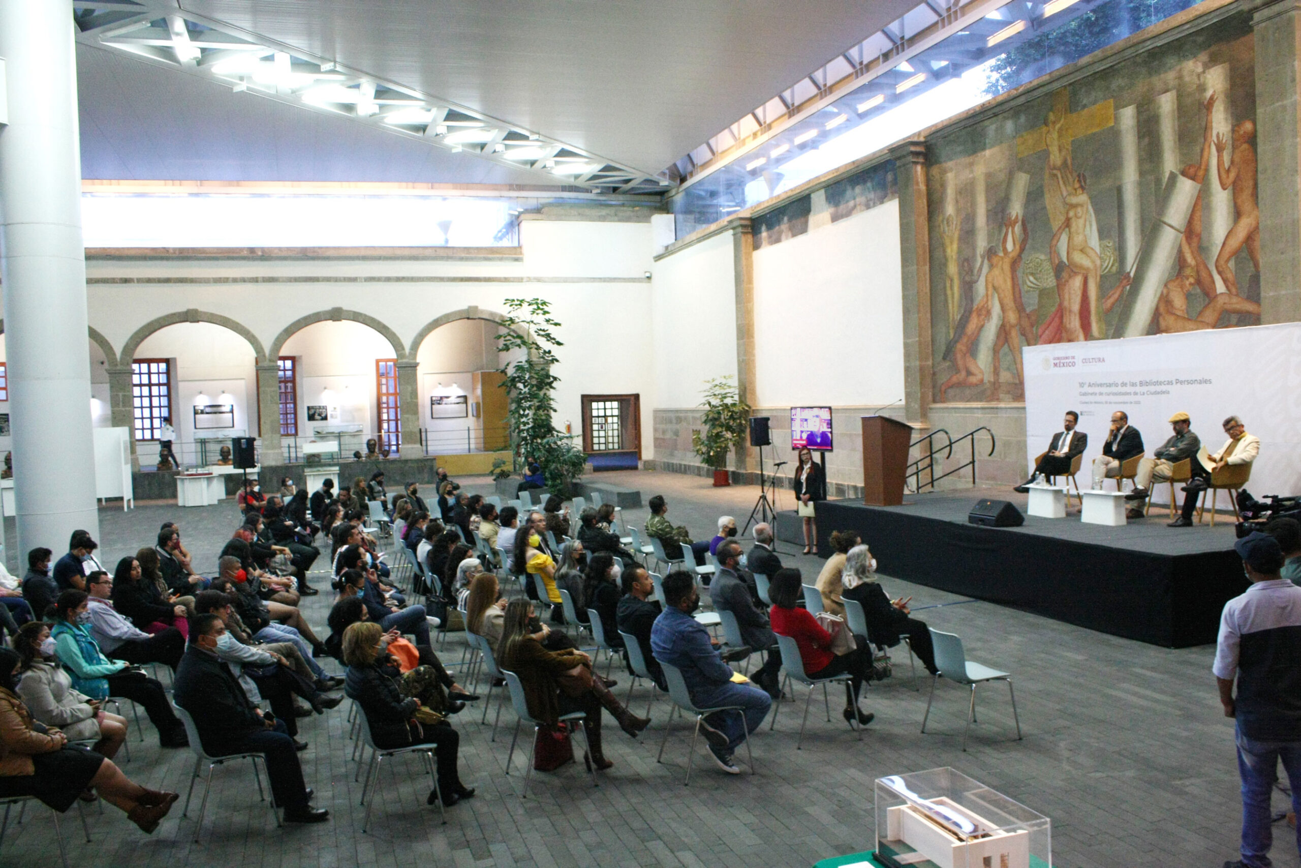 La Biblioteca México celebra 10 años de albergar bibliotecas personales