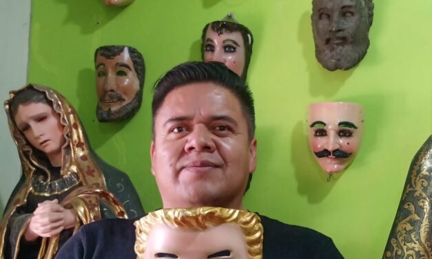 Artesano escultor creador de máscaras de carnaval, orgullo tlaxcalteca 