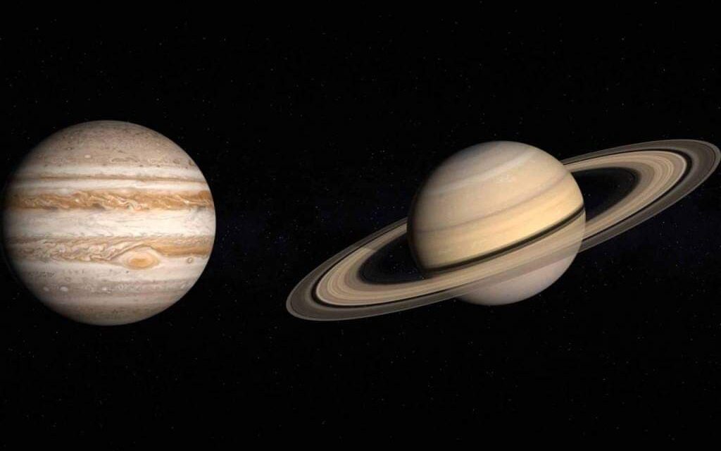 Dos gigantes mundos, Jupiter y Saturno. Cuál es el futuro de estos gigantescos mundos?