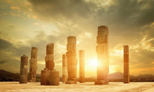LOS ATLANTES DE TULA: GUARDIANES DEL PASADO TOLTECA.