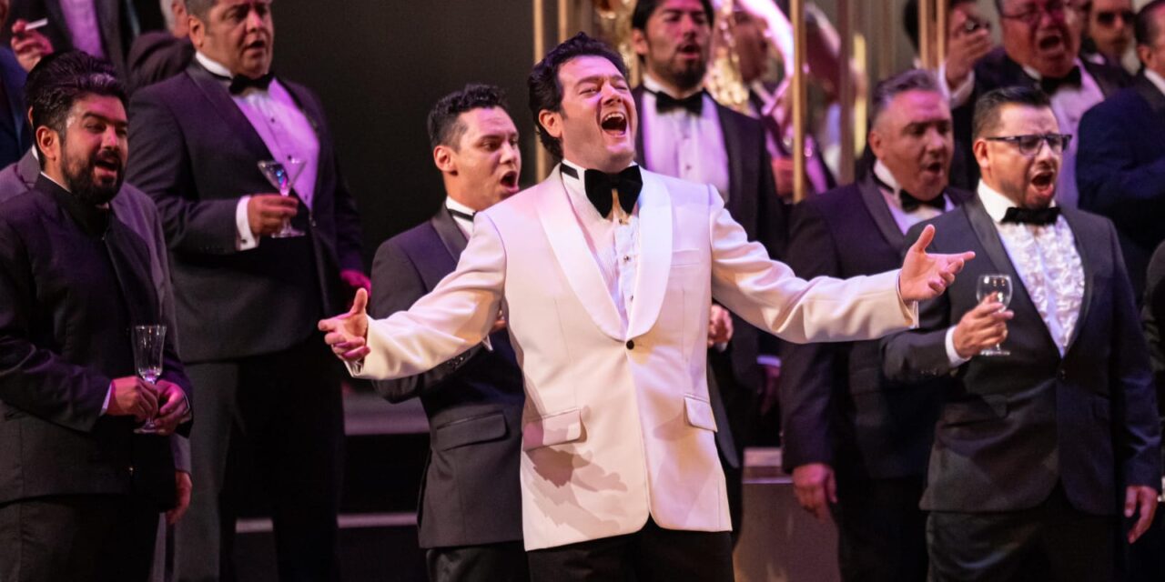 EL PAISAJE URBANO DE LA CIUDAD DE MÉXICO DE LOS AÑOS SETENTA ES EL ESCENARIO PARA RIGOLETTO.