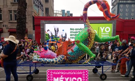 se celebra desfile de alebrijes monumentales en la Ciudad de México